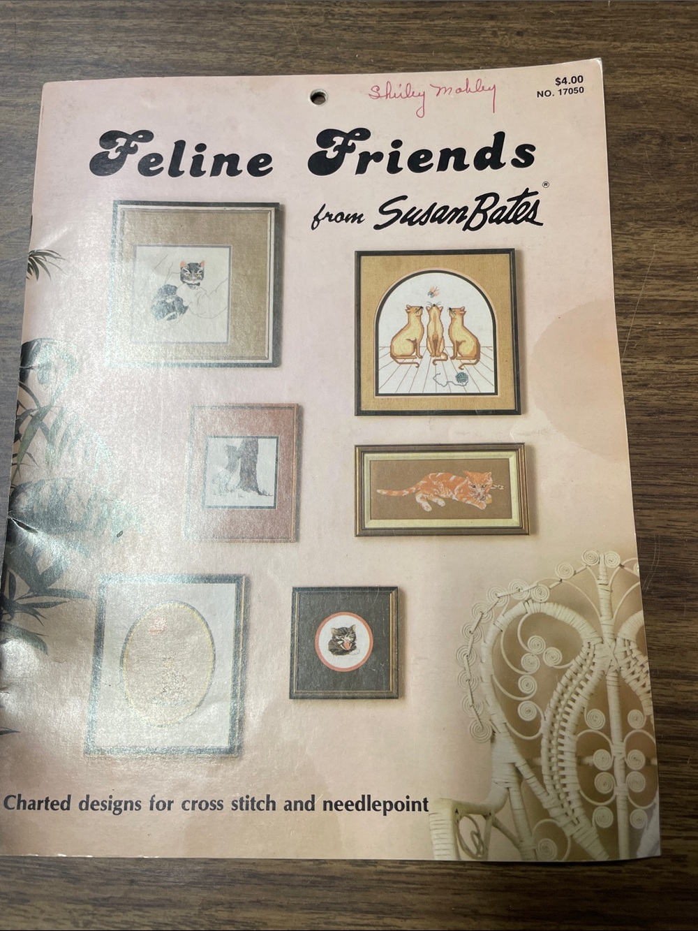 Feline Friends Cross Stitch Patterns by Susan Bates - Pink Cover